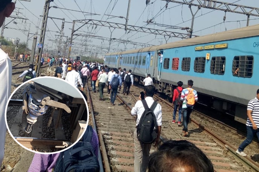 कल्याणजवळ डबे मागे सोडून इंजिन पुढे धावले, ‘मरे’वरील प्रवाशांचा खोळंबा कल्याणजवळ डबे मागे सोडून इंजिन पुढे धावले, ‘मरे’वरील प्रवाशांचा खोळंबा