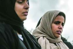 рд╣реЛрдп, тАШрд╢реНрд╡реЗрддрд╡рд░реНрдгреАрдп рджрд╣рд╢рддрд╡рд╛рджтАЩ!