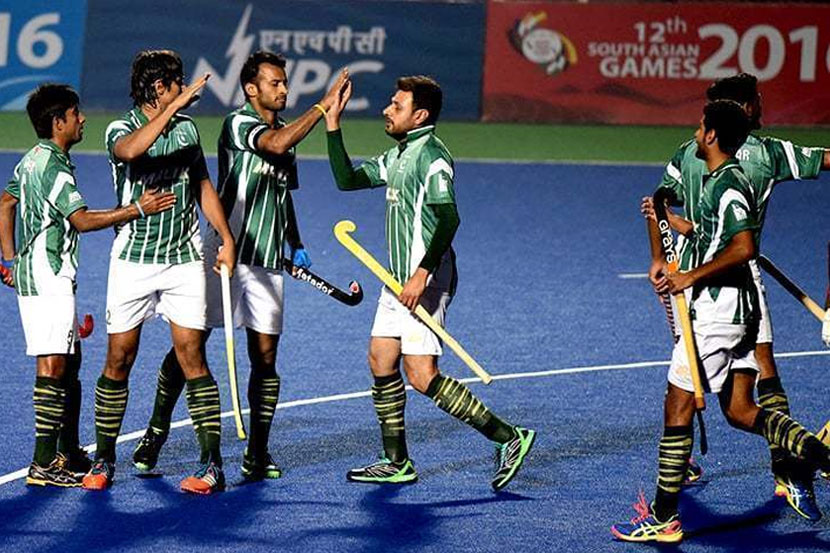 दंड हप्त्यांमध्ये भरलेला चालेल का? पाकिस्तान हॉकीचं आंतरराष्ट्रीय संघटनेला साकडं दंड हप्त्यांमध्ये भरलेला चालेल का? पाकिस्तान हॉकीचं आंतरराष्ट्रीय संघटनेला साकडं