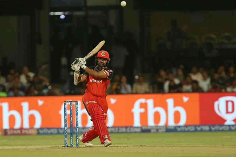 IPL 2019 : मूर्ती लहान, किर्ती महान ! विराट-डिव्हीलियर्सला न जमलेली कामगिरी पार्थिव पटेलच्या नावावर