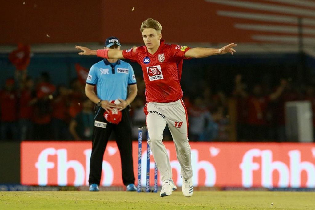 IPL 2019 : हॅटट्रिक घेत सॅम करनने केला कोणालाही न जमलेला विक्रम IPL 2019 : हॅटट्रिक घेत सॅम करनने केला कोणालाही न जमलेला विक्रम