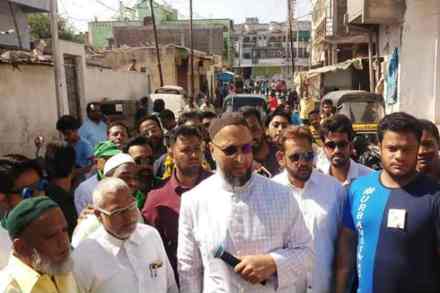  ओवैसी यांनी तीन दिवसांपासून औरंगाबादमध्ये तळ ठोकला आहे. 