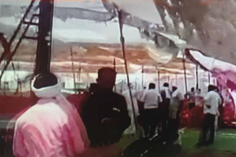 अकोला : मुख्यमंत्री देवेंद्र फडणवीस यांच्या सभेपूर्वीच येथे मंडप कोसळला.