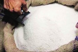 ‘स्वनिर्मित’ साखर संकट!