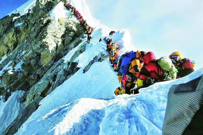 एव्हरेस्टच्या दु:खद चढाया