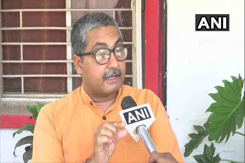 महात्मा गांधींबाबत आक्षेपार्ह पोस्ट, भाजपाचा मीडिया प्रमुख निलंबित