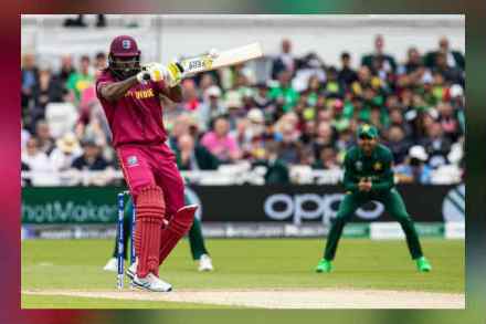 Cricket World Cup 2019 : गेलच्या झंजावातापुढे पाकिस्तान बेजार, ७ गडी राखून विंडिज विजयी