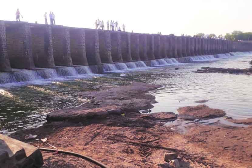 सोलापूरच्या पाणी प्रश्नाचा खेळखंडोबा