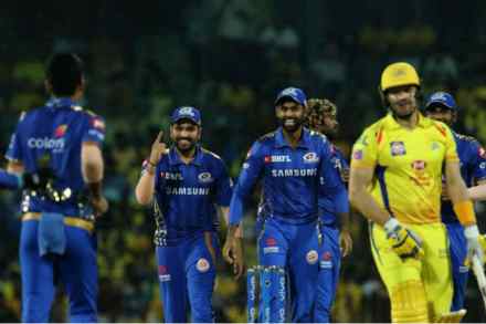 IPL 2019 : चेन्नईपुढे मुंबईच ‘सुपर किंग’!; पहा काय सांगते आकडेवारी IPL 2019 : चेन्नईपुढे मुंबईच ‘सुपर किंग’!; पहा काय सांगते आकडेवारी