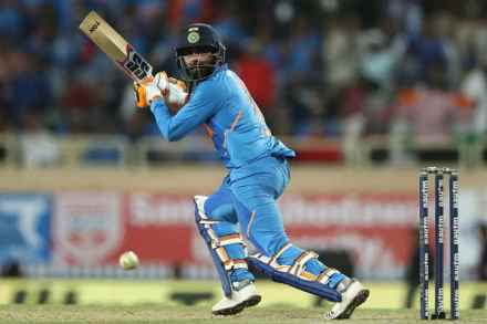 फलंदाजीची चिंता करण्याची गरज नाही, पहिल्या पराभवानंतरही ‘सर जाडेजा’ प्रचंड आशावादी फलंदाजीची चिंता करण्याची गरज नाही, पहिल्या पराभवानंतरही ‘सर जाडेजा’ प्रचंड आशावादी