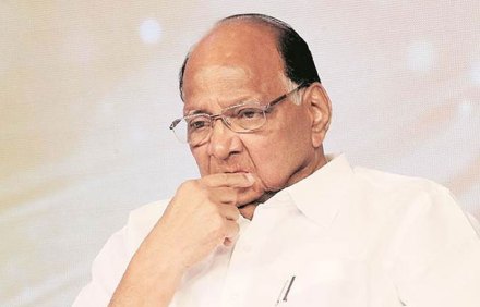 पवारांशी चर्चेनंतर बीडमध्ये चारा छावणी बंद करण्याच्या निर्णयास स्थगिती