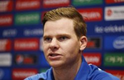 चाहत्यांनी हद्दच केली, स्टेडियममध्ये रडलेला दिसला स्मिथ