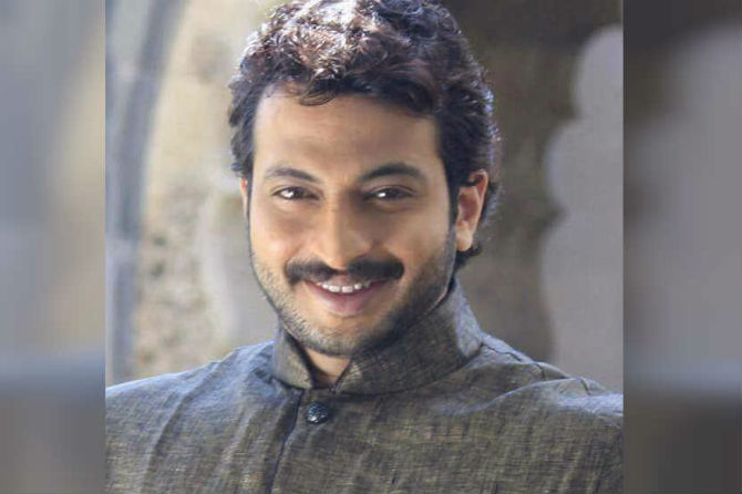 Lok Sabha election 2019 : शिरुरमध्ये डॉ.अमोल कोल्हे विजयी Lok Sabha election 2019 : शिरुरमध्ये डॉ.अमोल कोल्हे विजयी