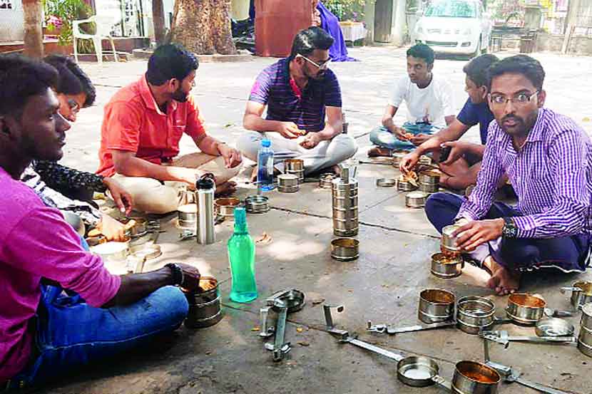 घरी जाऊन करणार काय?