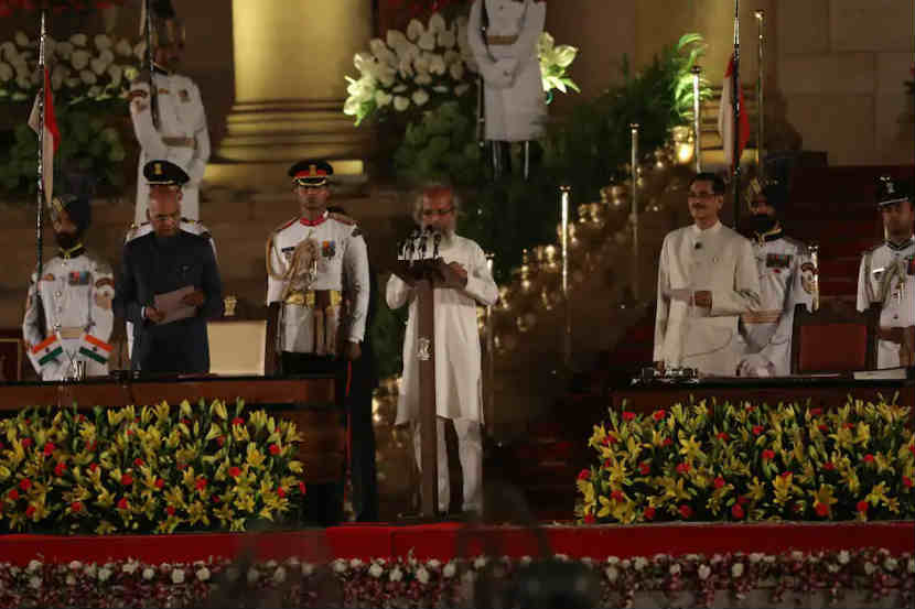 ओडिशासारख्या तुलनेत मागास राज्यातील बालासोर मतदारसंघातून खासदार बनलेले प्रतापतंद्र सारंगी यांनी गेली कित्येक वर्षे सामाजिक कार्यात घालवलेली आहेत. 