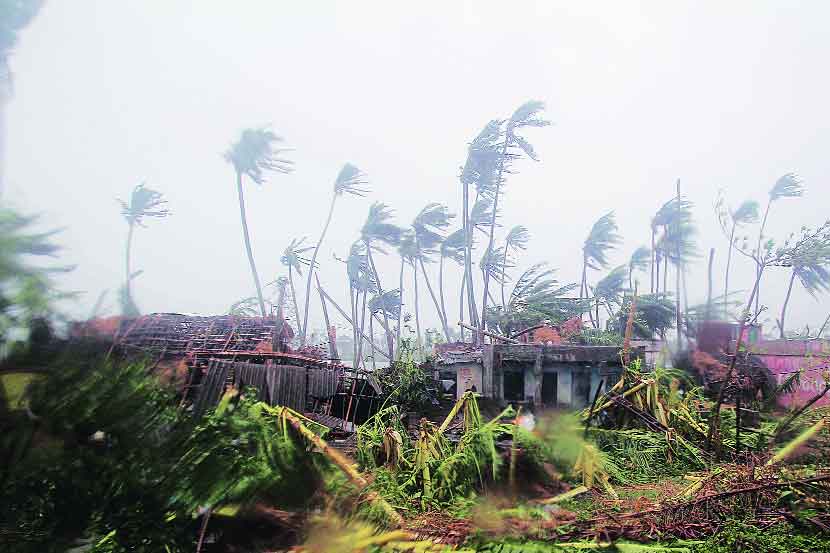 cyclone Fani : फॅनी चक्रीवादळाचे ओदिशात ८ बळी