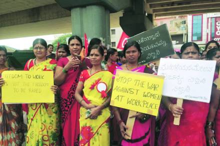 नुकताच कामगार दिन पार पडला. कामगार दिनालाच देशभरात विविध क्षेत्रांतील कामगारांनी वेगवेगळ्या ठिकाणी निदर्शने केली.