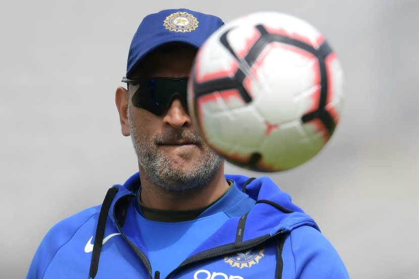 World Cup 2019 : धोनीची चिंता करु नका, आम्ही त्याच्याशी बोलत आहोत !