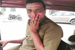 मुंबईतील तृतीयपंथी रिक्षाचालक होतोय व्हायरल, कारण…