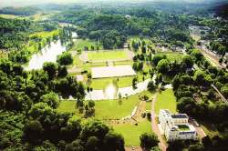 जगाच्या पाटीवर : शाश्वत विकासाच्या शोधात