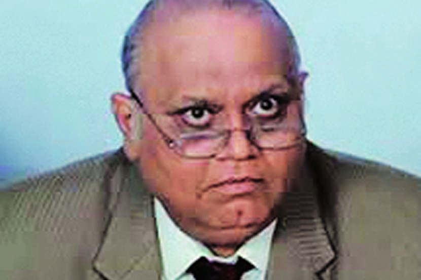 दिन्यार कॉन्ट्रॅक्टर