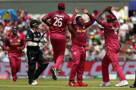 World Cup 2019 NZ vs WI : कॉट्रेलचा धडाका, न्यूझीलंडच्या सलामीवीरांना शून्यावर केलं बाद World Cup 2019 NZ vs WI : कॉट्रेलचा धडाका, न्यूझीलंडच्या सलामीवीरांना शून्यावर केलं बाद