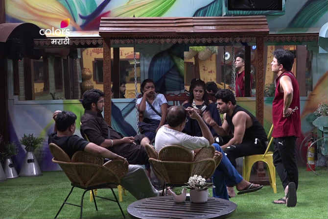 Bigg Boss Marathi 2 : दोन्ही बाजूंनी ढोल वाजवणाऱ्या माधवला शिव विचारणार जाब