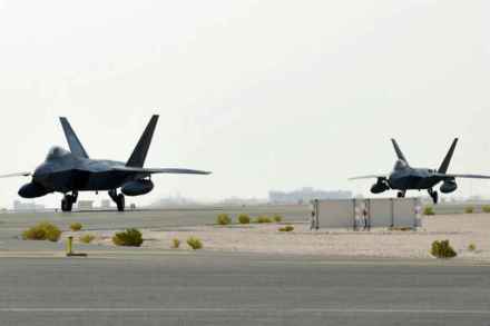 इराणबरोबर तणाव! कतारमध्ये अमेरिकेची शक्तीशाली F-22 फायटर विमाने तैनात
