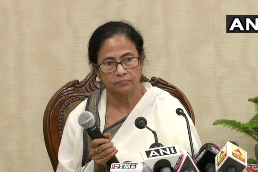Article 370ः ममता म्हणाल्या ना विरोधात ना बाजूने, पण…