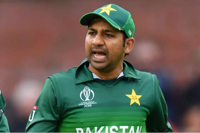 IND vs PAK : “कामगिरी सुधारा! पाकिस्तानात मी एकटाच परतणार नाहीये”; सर्फराज भडकला