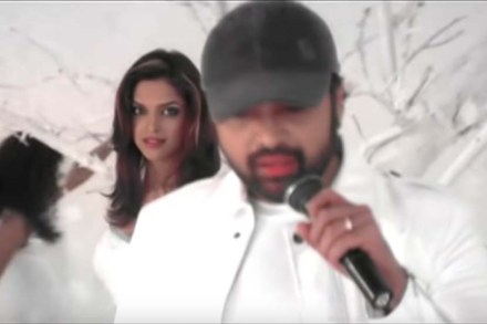 Video : हिमेश रेशमियामुळे दीपिकाला मिळाला होता ‘ओम शांती ओम’? Video : हिमेश रेशमियामुळे दीपिकाला मिळाला होता ‘ओम शांती ओम’?