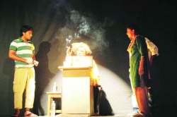 ‘तें’ आणि ‘सखाराम बाईंडर’