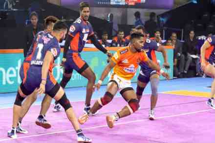 Pro Kabaddi 7 : बंगालच्या वाघांकडून पुणेरी सिंहाची शिकार