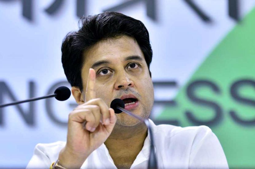 ज्योतिरादित्य सिंधिया यांनी पुन्हा काँग्रेसवरच साधला निशाणा ज्योतिरादित्य सिंधिया यांनी पुन्हा काँग्रेसवरच साधला निशाणा