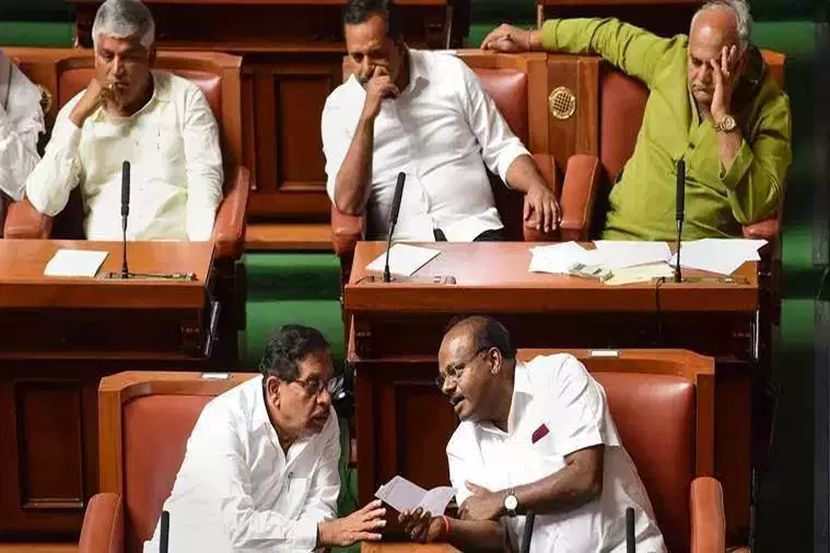 भाजपा आमदारांचा उशा, चादरी घेऊन कर्नाटक विधानसभेतच मुक्काम