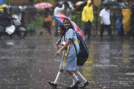 पाऊस थांबल्यानंतर सामना सुरु झाल्यासं असं असेल भारतीय संघासमोरचं लक्ष्य..