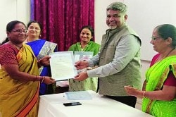 सरपंच! : सामाजिक कामातून राजकारणाकडे