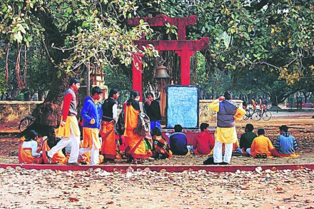 रवींद्र विचार जगणारं ‘पाठोभवन’ रवींद्र विचार जगणारं ‘पाठोभवन’