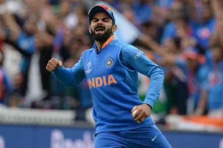 Instagram वरील सर्वात श्रीमंत खेळाडू, सर्वोत्तम १० जणांमध्ये विराट कोहलीला स्थान Instagram वरील सर्वात श्रीमंत खेळाडू, सर्वोत्तम १० जणांमध्ये विराट कोहलीला स्थान