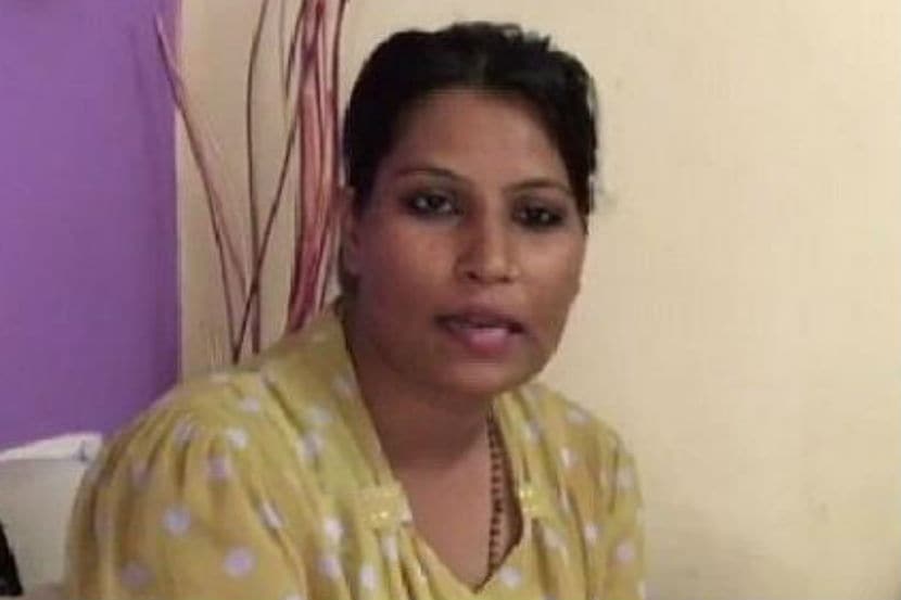 अनाथ तान्ह्या बाळाला स्तनपान करणाऱ्या महिला पोलिसाचा गौरव
