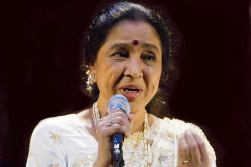 आशा भोसले यांचे संग्रहित छायाचित्र 