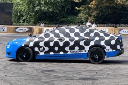 कार नाही चमत्कार! शेकडो किमी अंतर रिमोटने कापणार