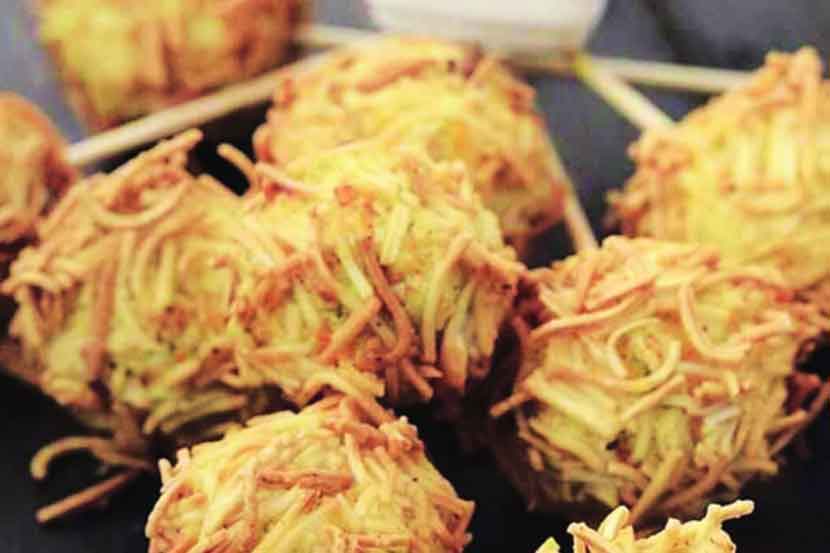 स्वादिष्ट सामिष : अंडय़ाची चवदार भजी