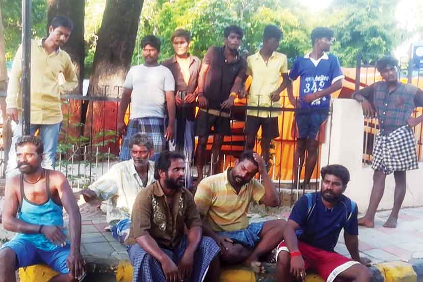 तामिळनाडूवरून बोलावण्यात आलेले पथक आज सकाळी जरीपटका बँक कॉलनी परिसरात पोहचले. 
