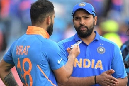 विराटने पोस्ट केला भारतीय संघाचा फोटो; चाहते म्हणतात रोहित कुठाय? विराटने पोस्ट केला भारतीय संघाचा फोटो; चाहते म्हणतात रोहित कुठाय?