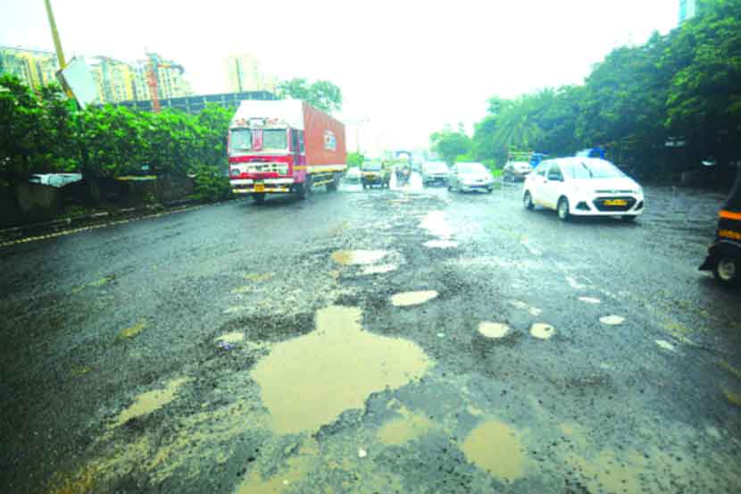 रस्ते गेले वाहून..