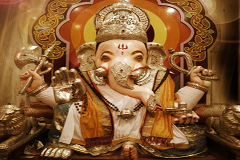 ‘आजोबा’ गणपतीमुळे लोकमान्य टिळकांना मिळाली सार्वजनिक गणेशोत्सवाची प्रेरणा! ‘आजोबा’ गणपतीमुळे लोकमान्य टिळकांना मिळाली सार्वजनिक गणेशोत्सवाची प्रेरणा!