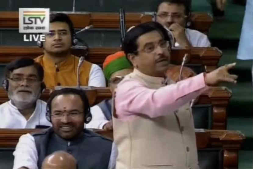 Article 370 : “देश आनंदात, मात्र काँग्रेसच्या तोंडी पाकिस्तानची भाषा”