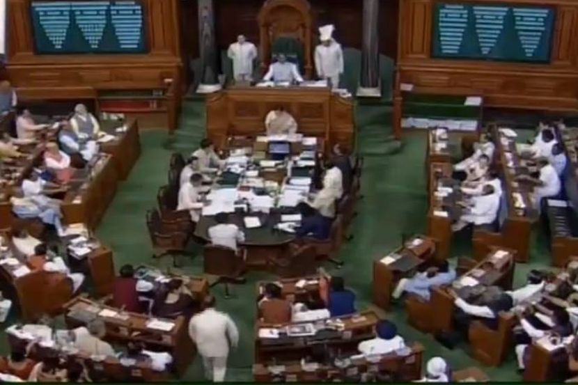 काश्मीरमधून ३७० कलम हद्दपार, राज्यसभेनंतर लोकसभेतही ऐतिहासिक विधेयक मंजूर