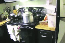 वस्तू आणि वास्तू : भांडय़ांचा हव्यास!